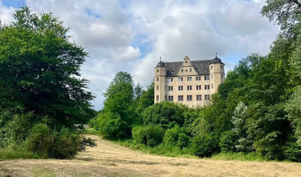 Schloß Schweppenburg, Brohl-Lützing, Germany